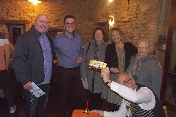 z-comedy-kellner-willy-wichtig-bei nicole&frank-023